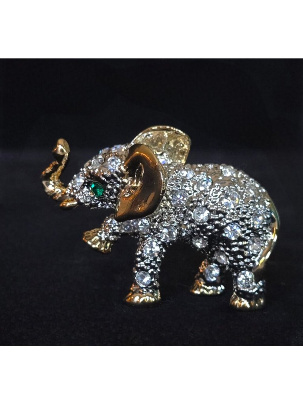 Vintage Elephant crystal Figurine/Brooch